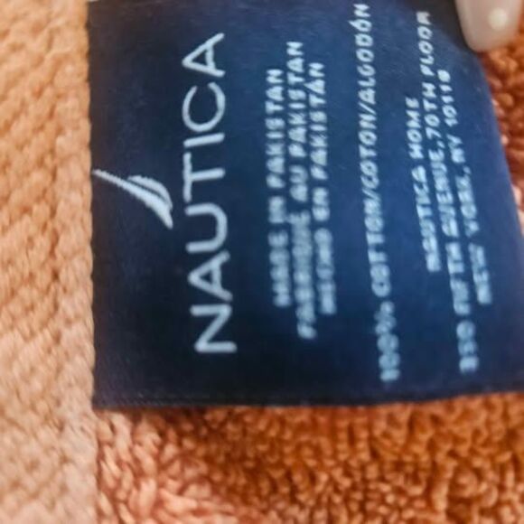 Nautica Set of 2 Orange Bath Towels - Picture 4 of 5